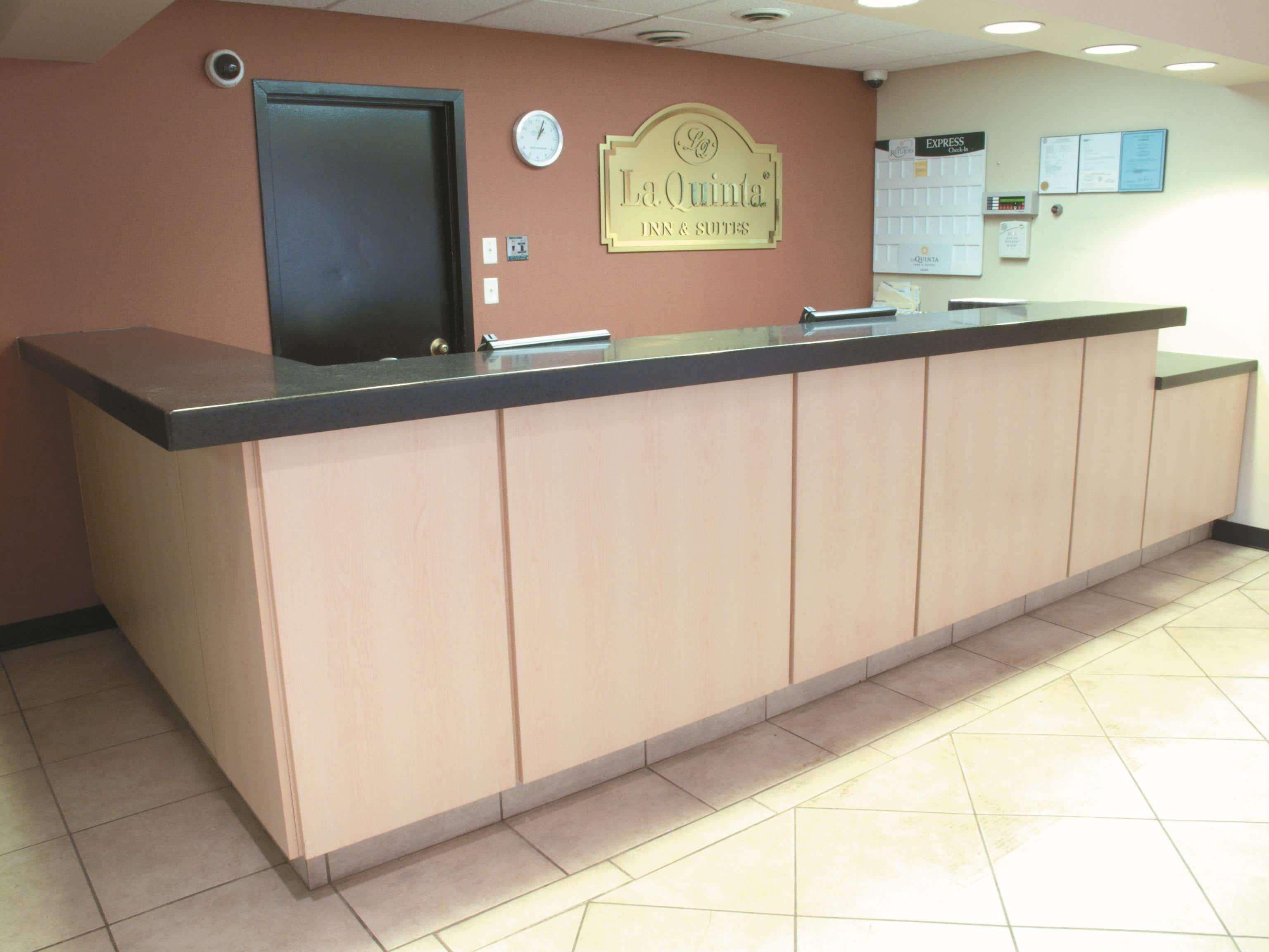 Hotel Baymont By Wyndham White Plains - Elmsford Exterior foto