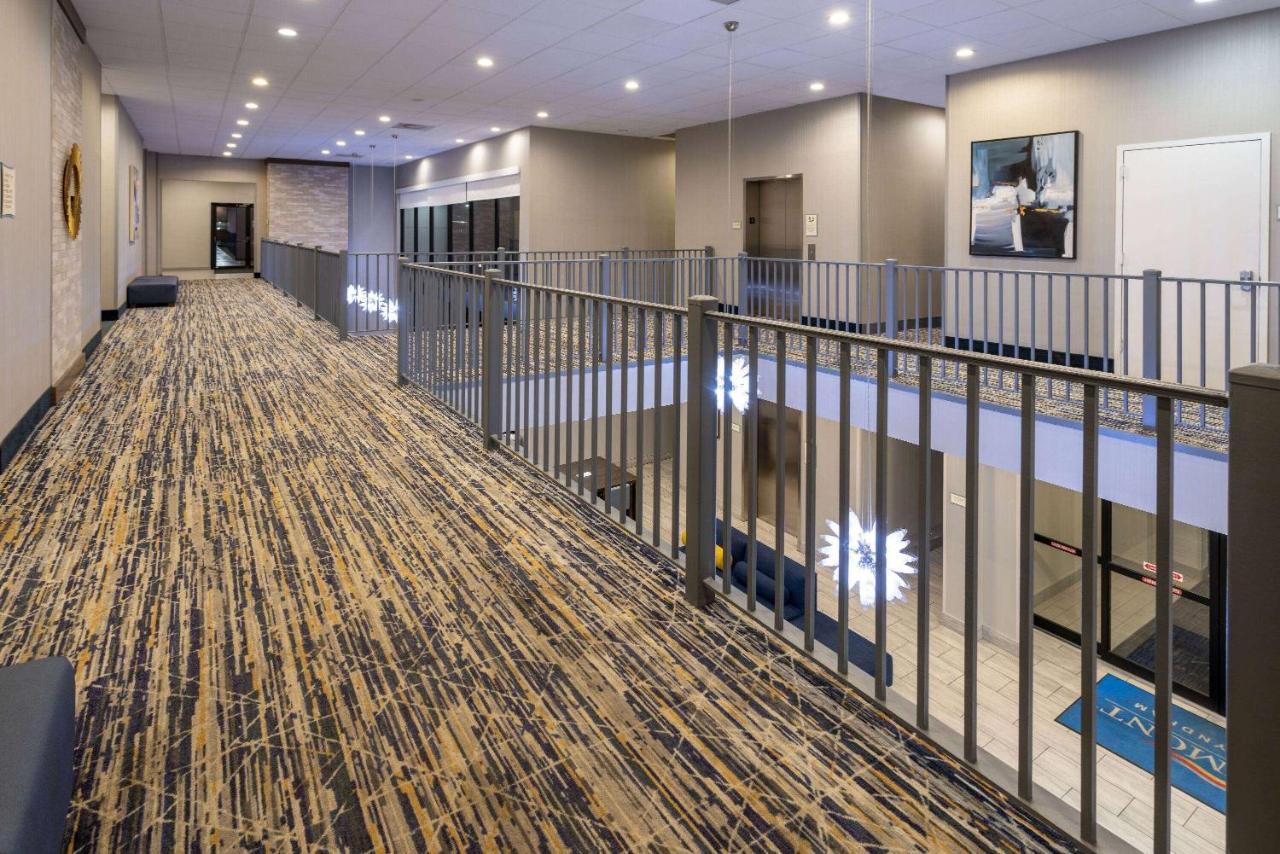 Hotel Baymont By Wyndham White Plains - Elmsford Exterior foto