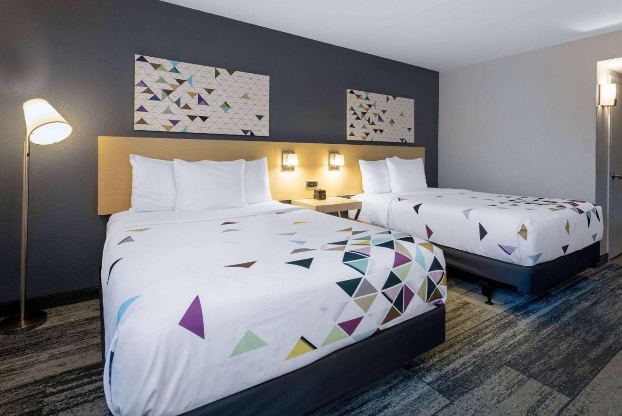Hotel Baymont By Wyndham White Plains - Elmsford Exterior foto