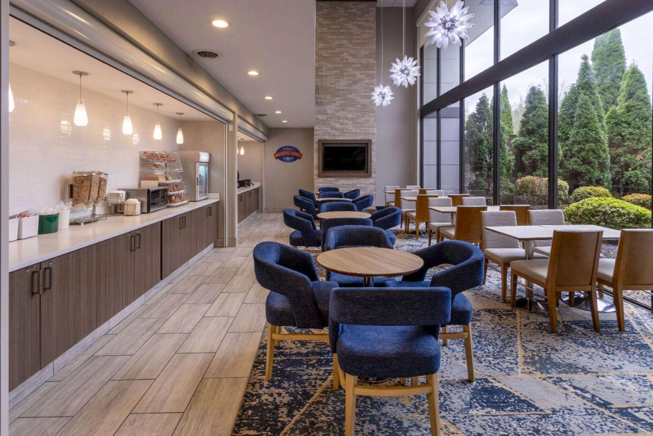 Hotel Baymont By Wyndham White Plains - Elmsford Exterior foto