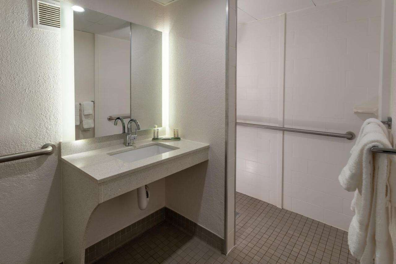 Hotel Baymont By Wyndham White Plains - Elmsford Exterior foto